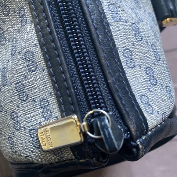 Authentic 80’s Vintage GUCCI Micro GG Bag in Navy - Picture 6 of 16